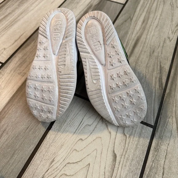 Nike Kids Black and Neon Green Sneakers - Picture 2 of 3